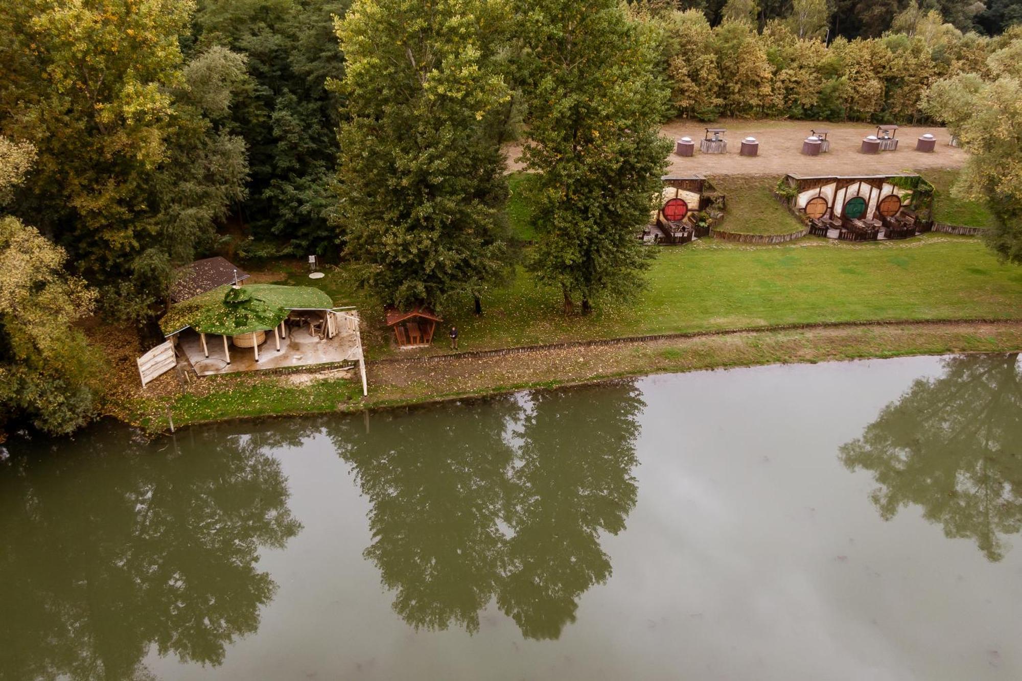 Aparthotel Bucka-Lak Szabolcsveresmart Zewnętrze zdjęcie